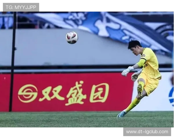 围绕最新大连足球小将阵容全面探析球队青春力量与未来发展前景的